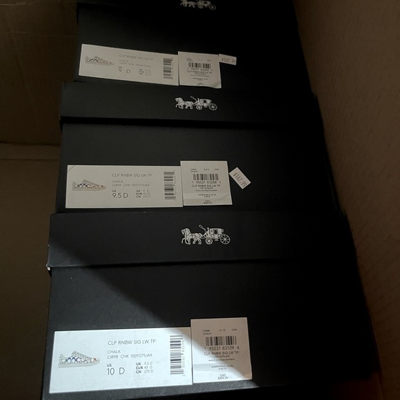 NWT Coach Outlet Clip Low Top Sneaker In Rainbow Signature Canvas men’s - Picture 12 of 12